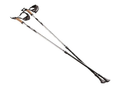 Silva EX-Pole Alu Adjustable nūjošanas nūjas ar korķa rokturi ir regulējamas, izgatavotas aktīvai iešanai dabā vai pilsētā, ar ergonomisku dizainu un pielāgojamām siksnām ērtai lietošanai; tuvplāna bilde uz balta fona.
